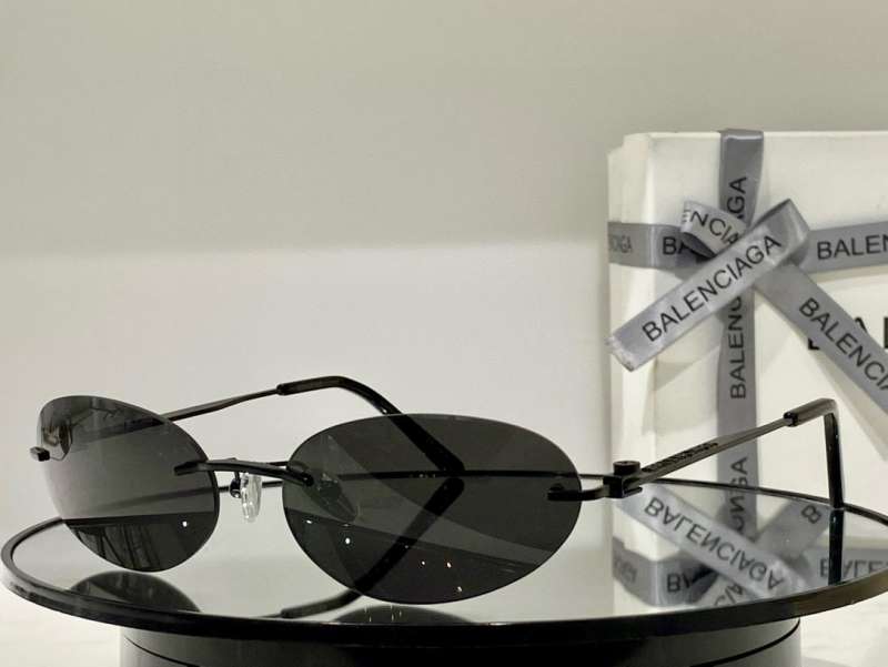 Picture of Balenciga Sunglasses _SKUfw56643679fw